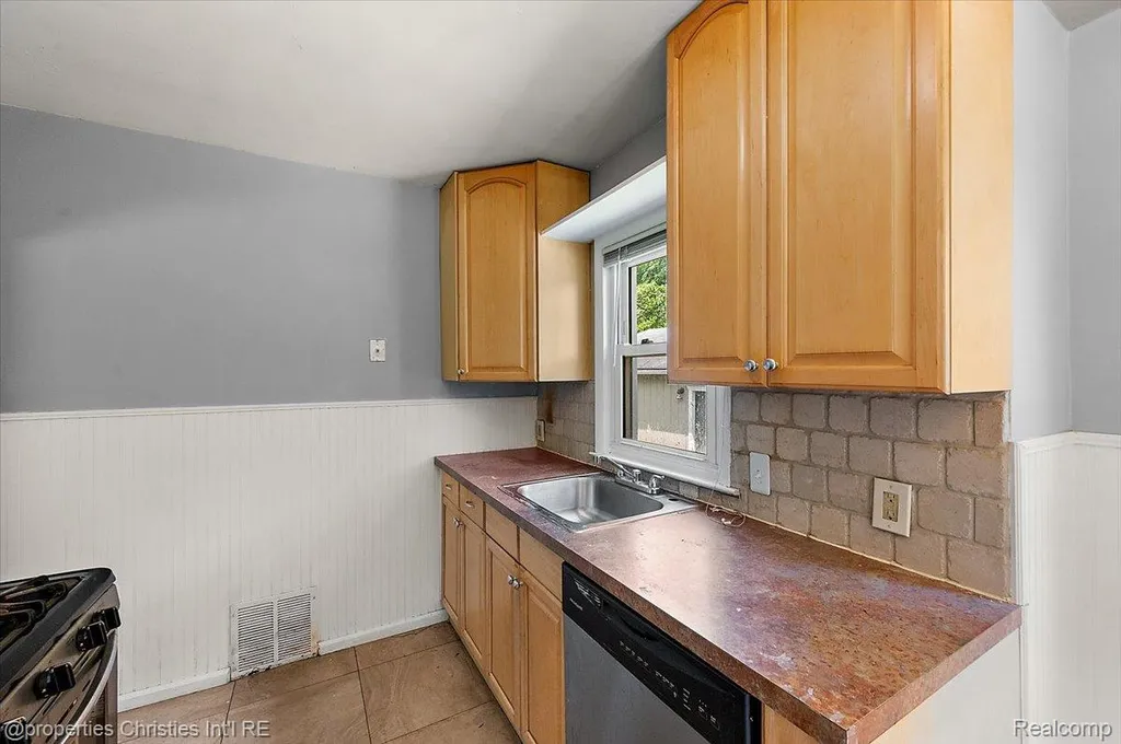 2636 Mcdowell Street Ferndale City MI 48220