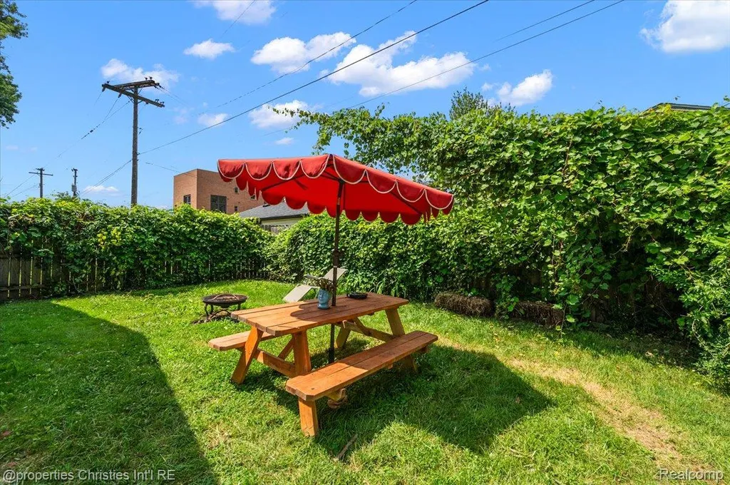 2636 Mcdowell Street Ferndale City MI 48220