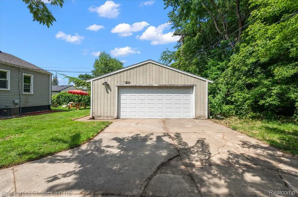 2636 Mcdowell Street Ferndale City MI 48220