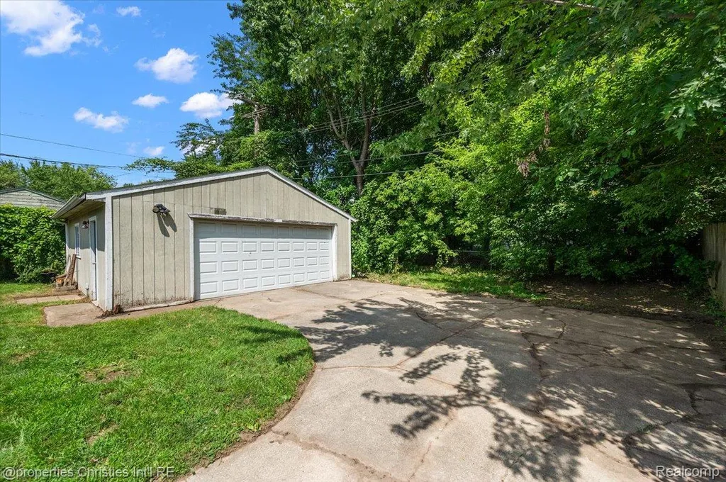 2636 Mcdowell Street Ferndale City MI 48220