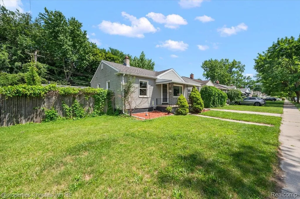 2636 Mcdowell Street Ferndale City MI 48220