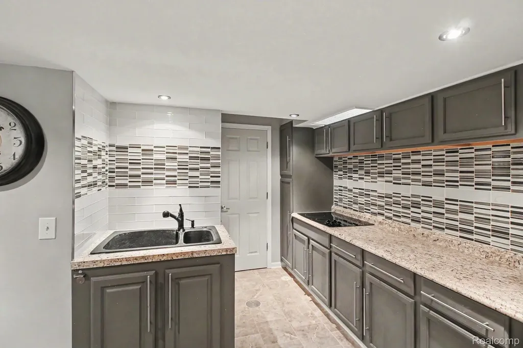 956 Callaway Court Oceola Township MI 48843