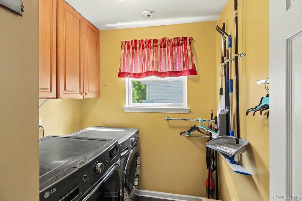 956 Callaway Court Oceola Township MI 48843