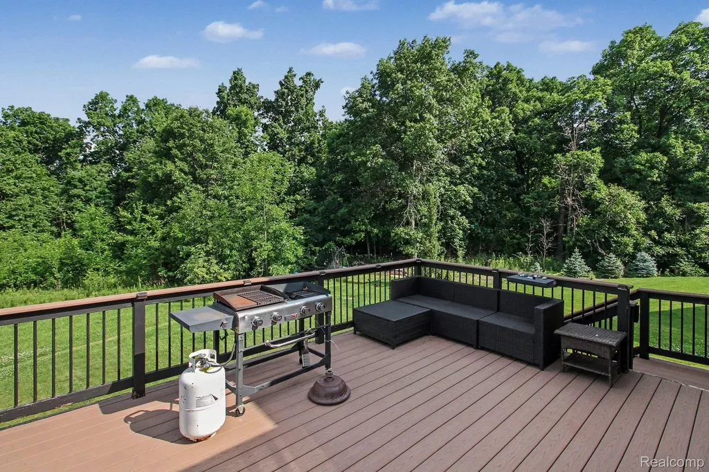 956 Callaway Court Oceola Township MI 48843