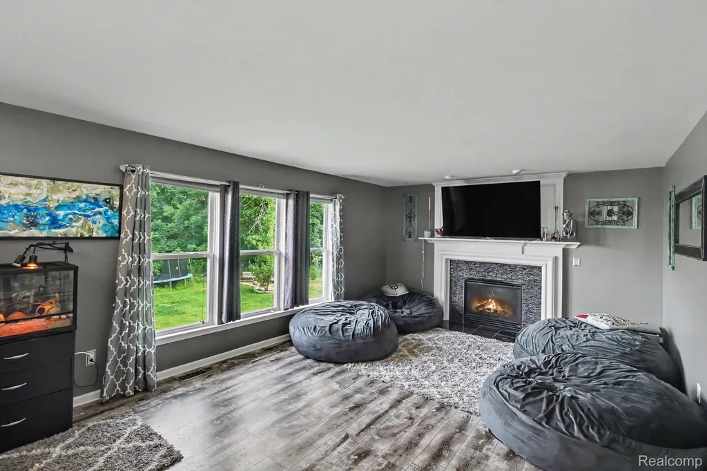 956 Callaway Court Oceola Township MI 48843