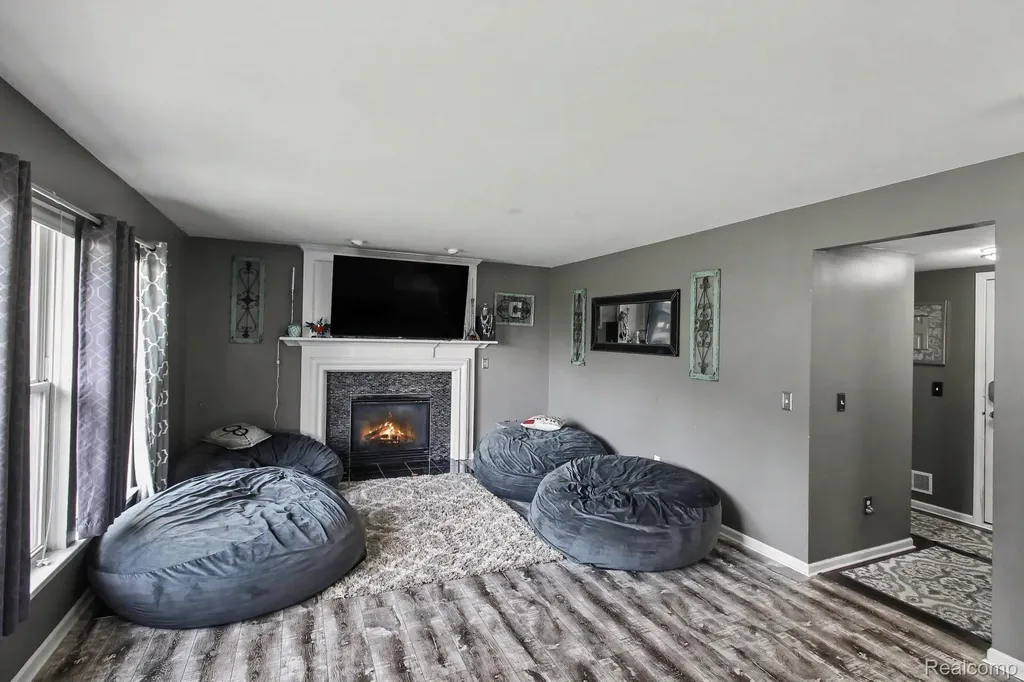956 Callaway Court Oceola Township MI 48843