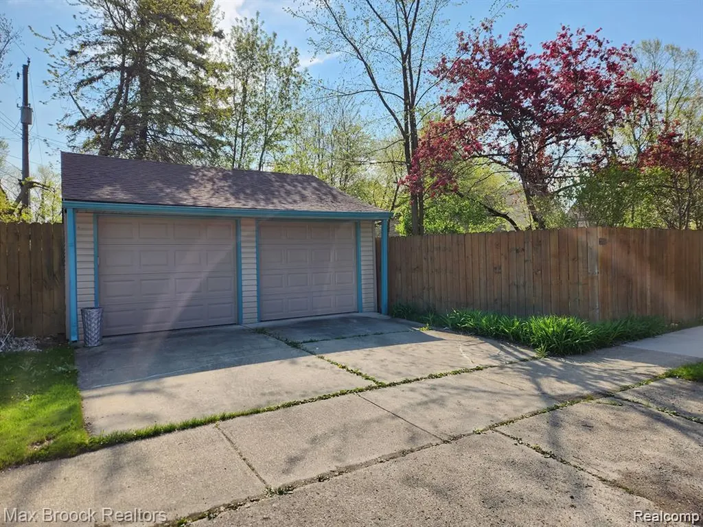 1815 Bowers Street Birmingham City MI 48009