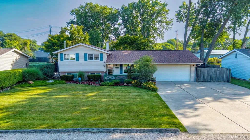 24851 Murray Street Harrison Charter Township MI 48045
