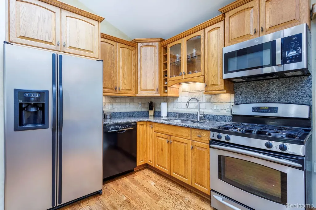 24851 Murray Street Harrison Charter Township MI 48045