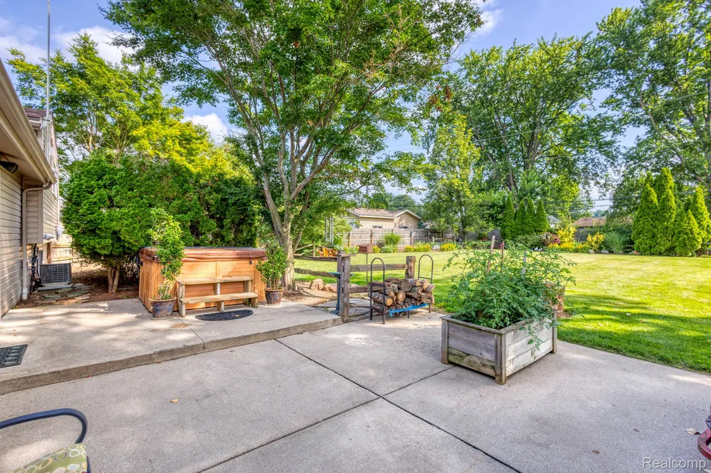 24851 Murray Street Harrison Charter Township MI 48045