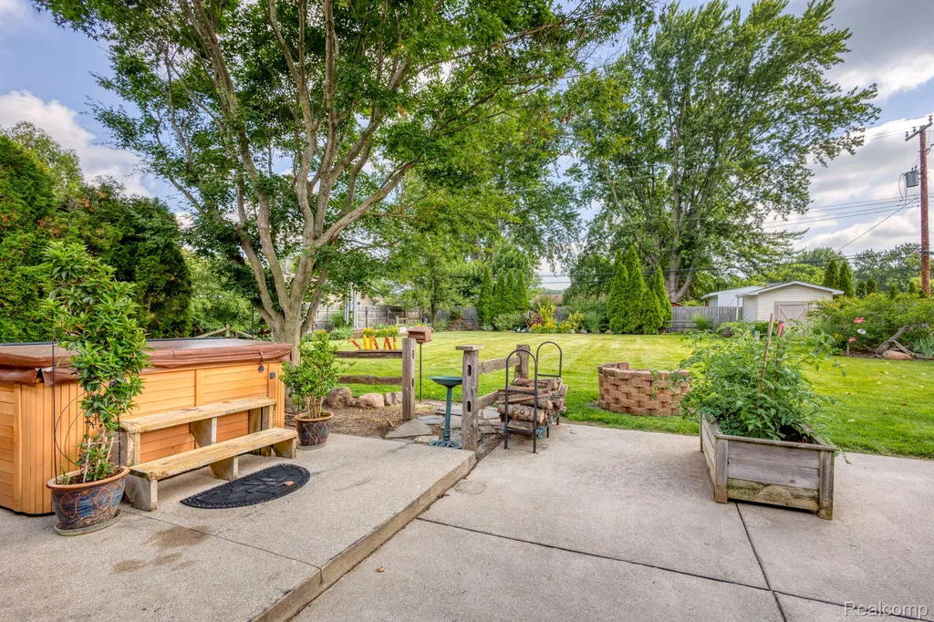 24851 Murray Street Harrison Charter Township MI 48045