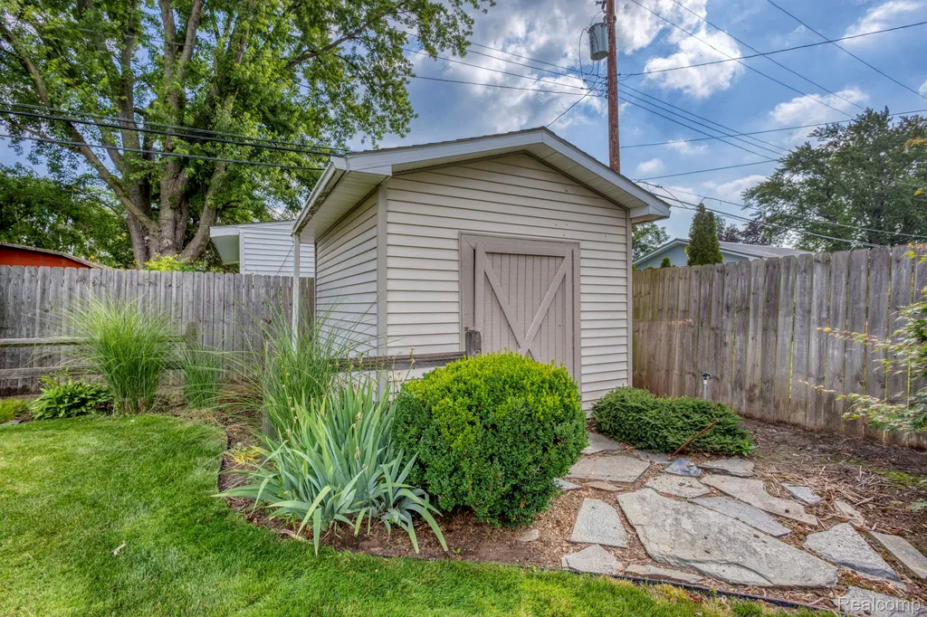 24851 Murray Street Harrison Charter Township MI 48045