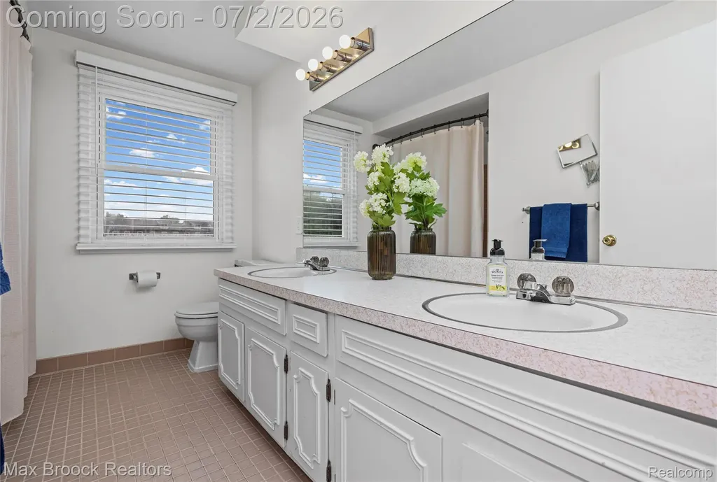 5494 Centerbrook Drive West Bloomfield Charter Township MI 48322