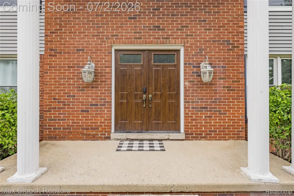5494 Centerbrook Drive West Bloomfield Charter Township MI 48322