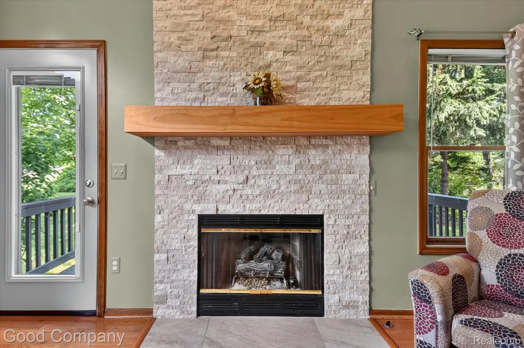 2701 Lochmoor Boulevard Orion Charter Township MI 48360
