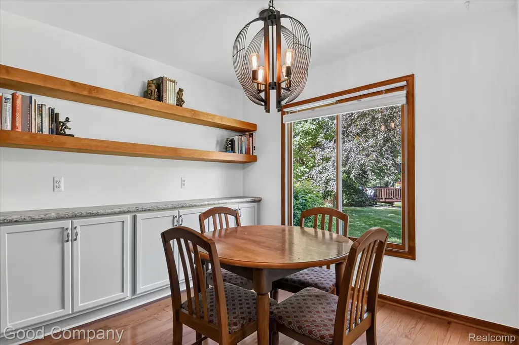 2701 Lochmoor Boulevard Orion Charter Township MI 48360