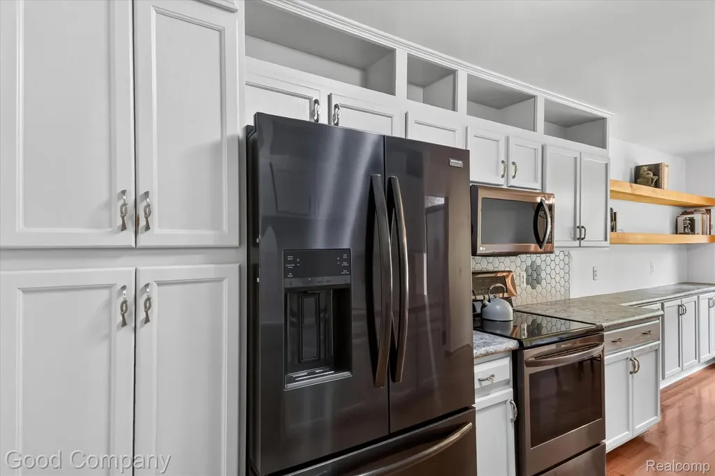 2701 Lochmoor Boulevard Orion Charter Township MI 48360
