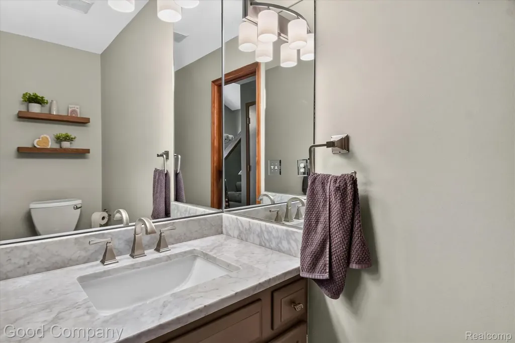 2701 Lochmoor Boulevard Orion Charter Township MI 48360