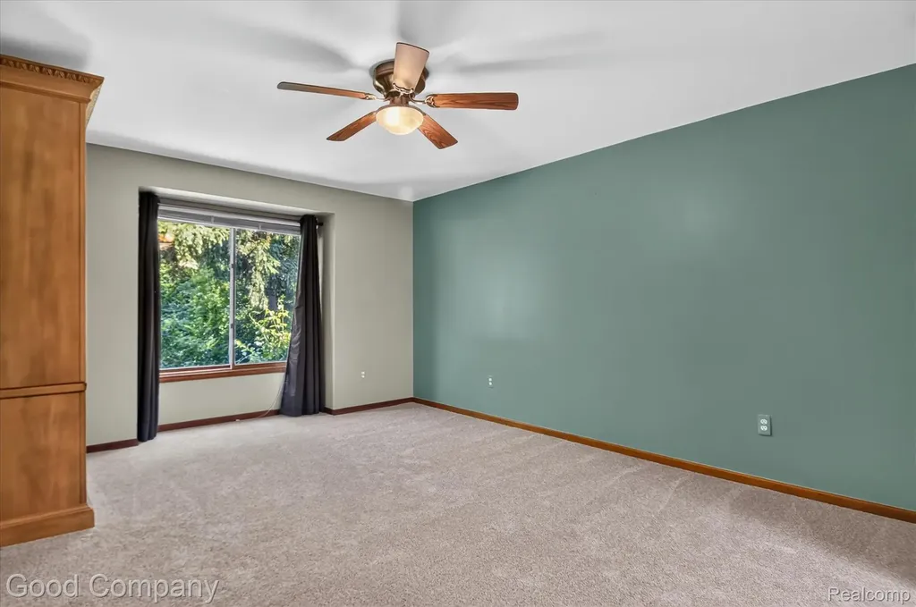 2701 Lochmoor Boulevard Orion Charter Township MI 48360