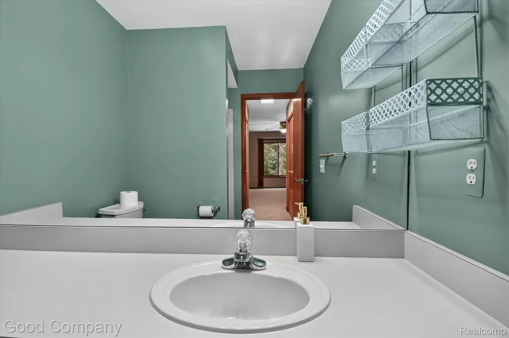 2701 Lochmoor Boulevard Orion Charter Township MI 48360
