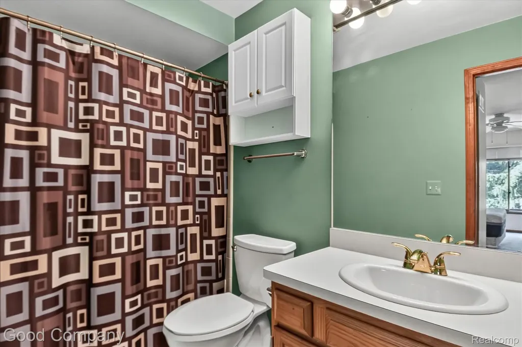 2701 Lochmoor Boulevard Orion Charter Township MI 48360