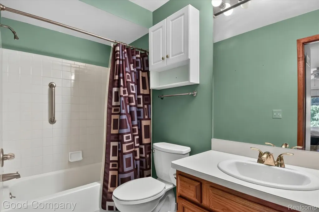 2701 Lochmoor Boulevard Orion Charter Township MI 48360