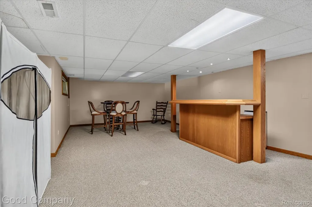2701 Lochmoor Boulevard Orion Charter Township MI 48360