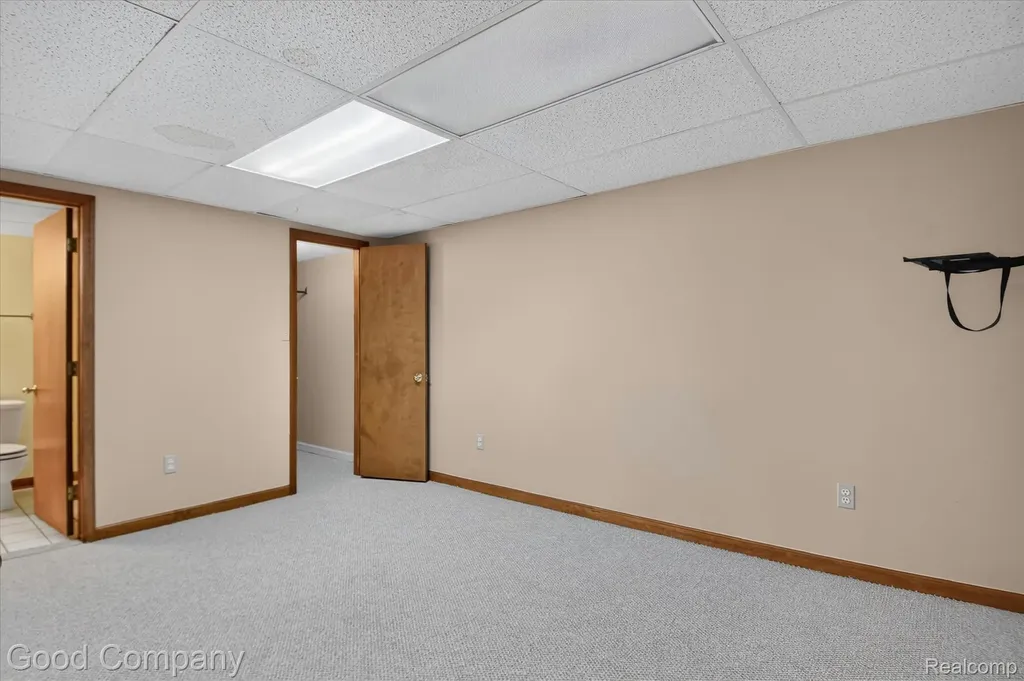 2701 Lochmoor Boulevard Orion Charter Township MI 48360