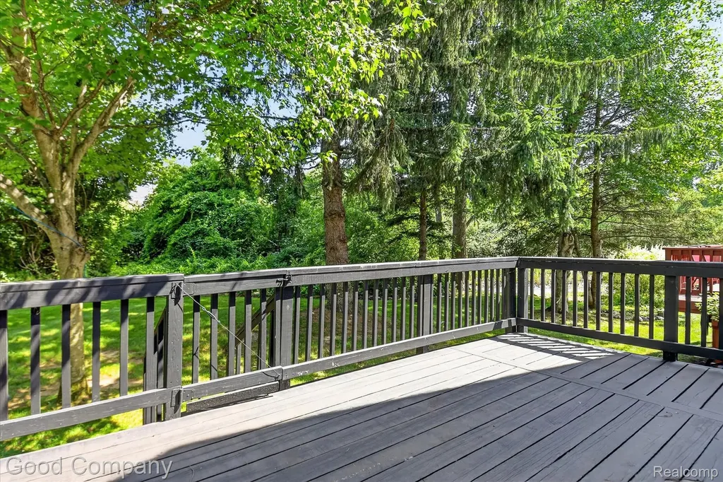 2701 Lochmoor Boulevard Orion Charter Township MI 48360