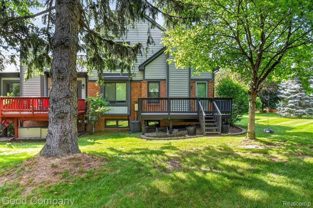 2701 Lochmoor Boulevard Orion Charter Township MI 48360