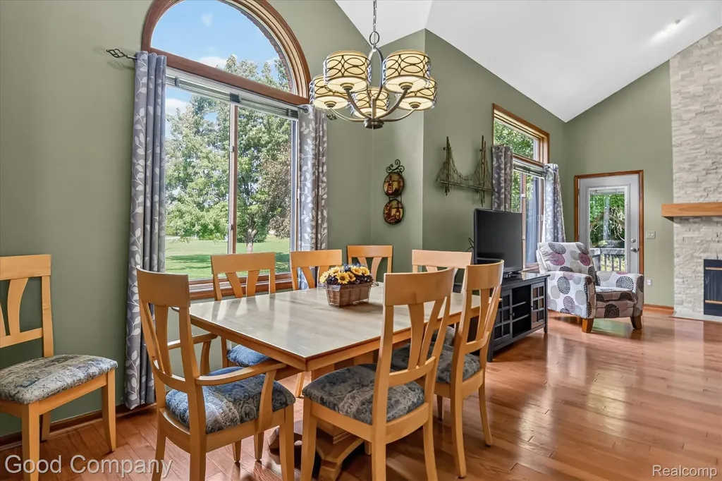 2701 Lochmoor Boulevard Orion Charter Township MI 48360