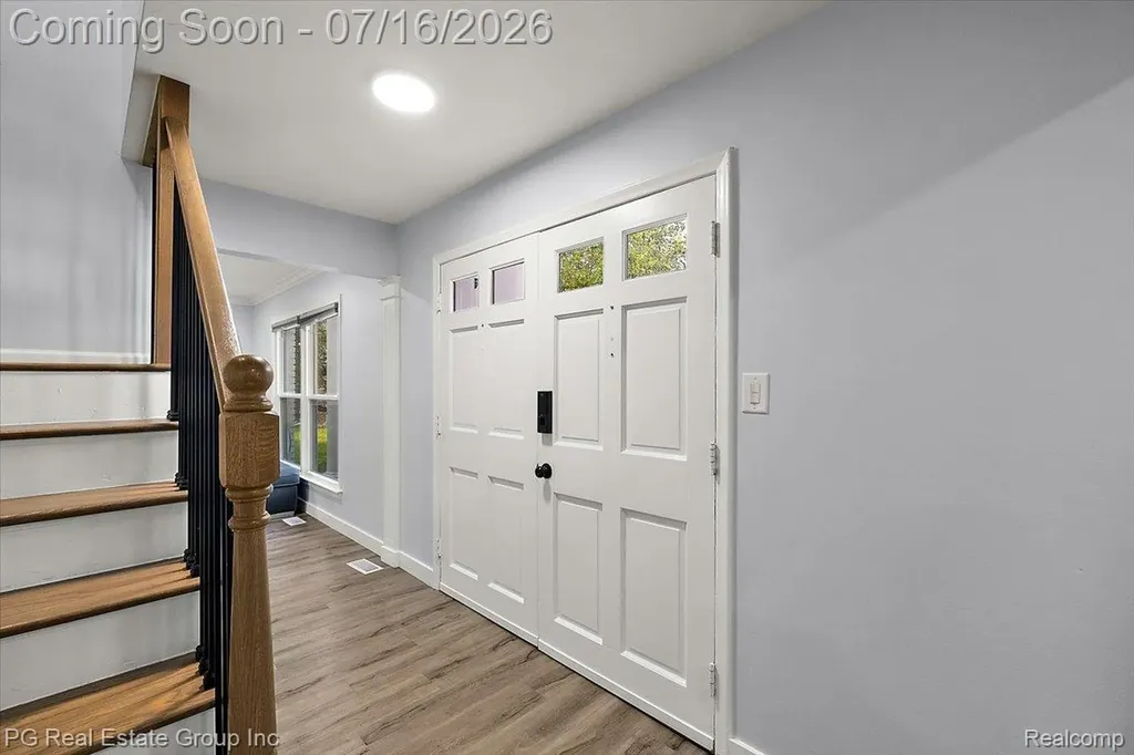 24132 Saint Mary Court Farmington City MI 48336
