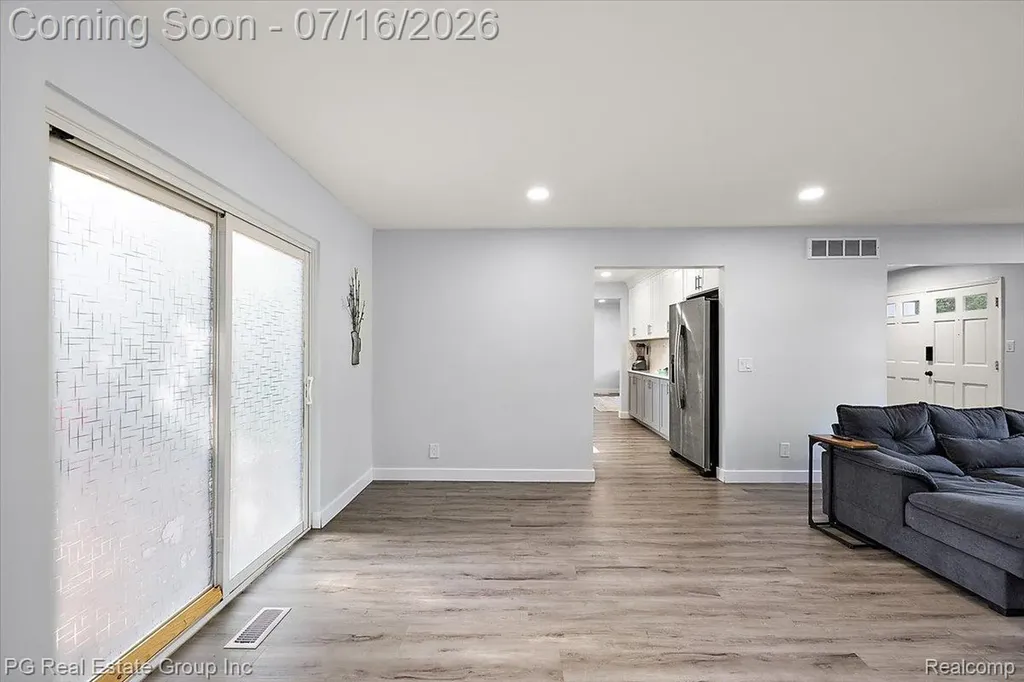 24132 Saint Mary Court Farmington City MI 48336