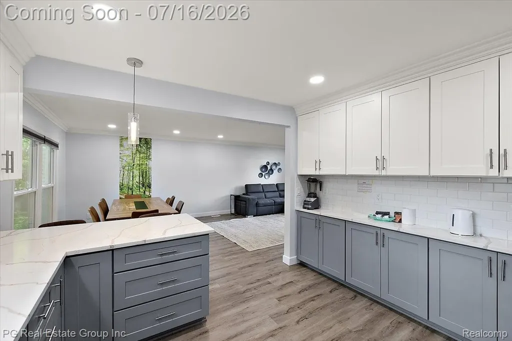 24132 Saint Mary Court Farmington City MI 48336