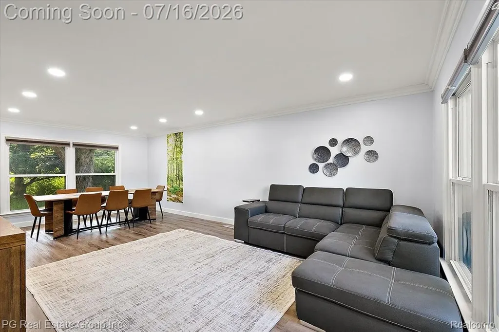 24132 Saint Mary Court Farmington City MI 48336