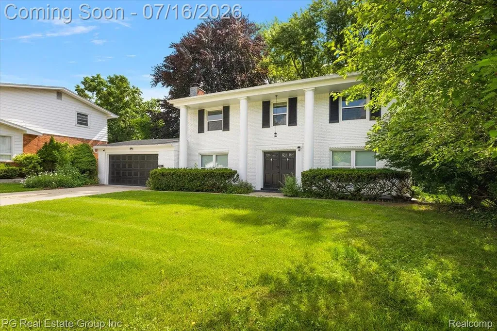 24132 Saint Mary Court Farmington City MI 48336