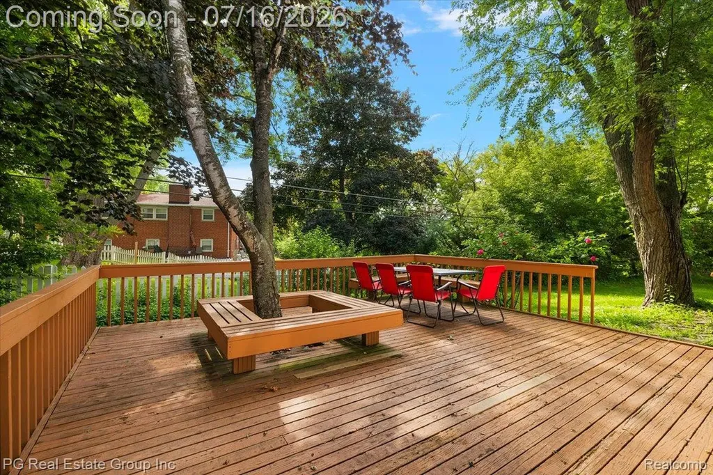 24132 Saint Mary Court Farmington City MI 48336