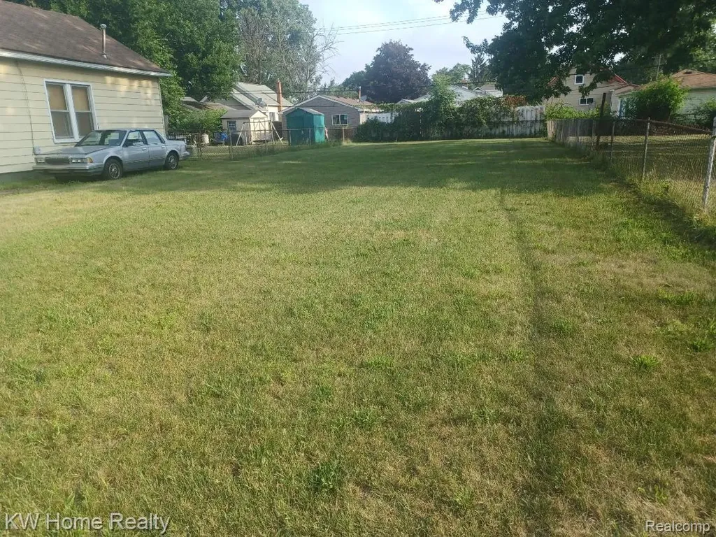 1147 E Granet Avenue Hazel Park City MI 48030