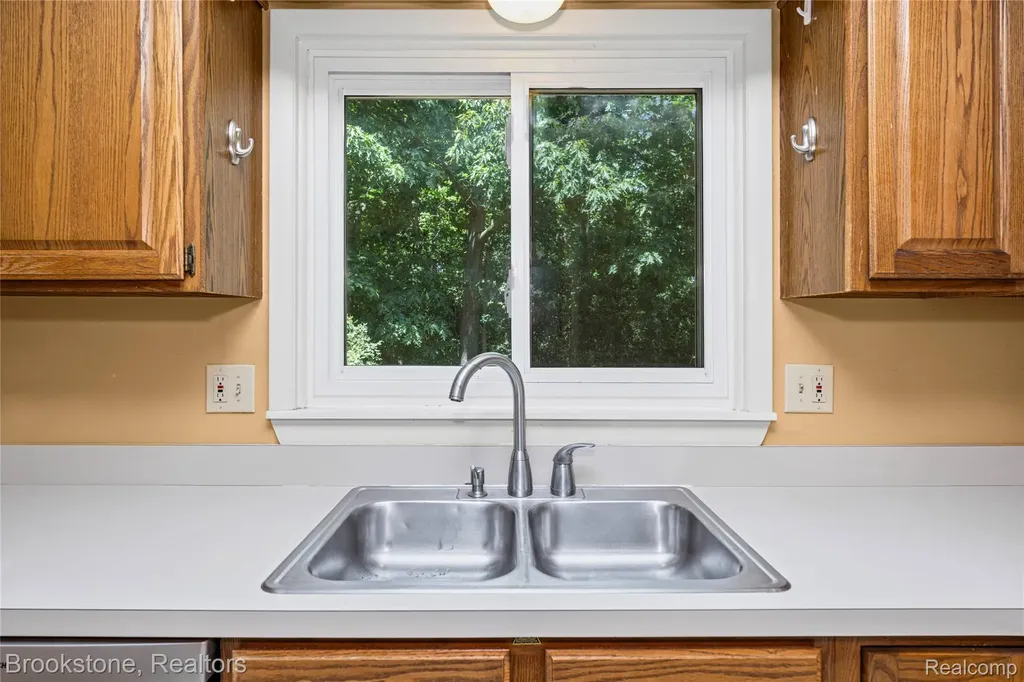312 Burr Oak Drive Ann Arbor City MI 48103