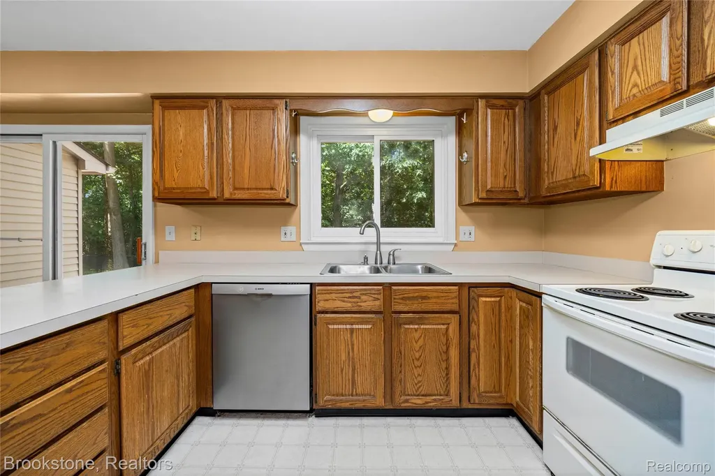 312 Burr Oak Drive Ann Arbor City MI 48103