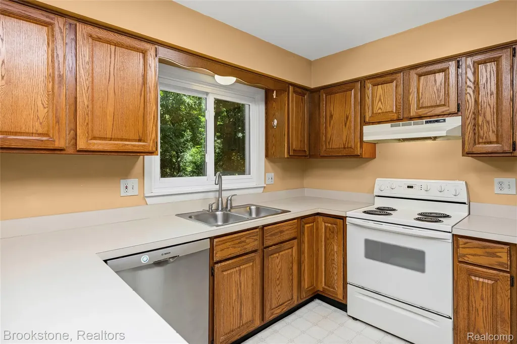312 Burr Oak Drive Ann Arbor City MI 48103