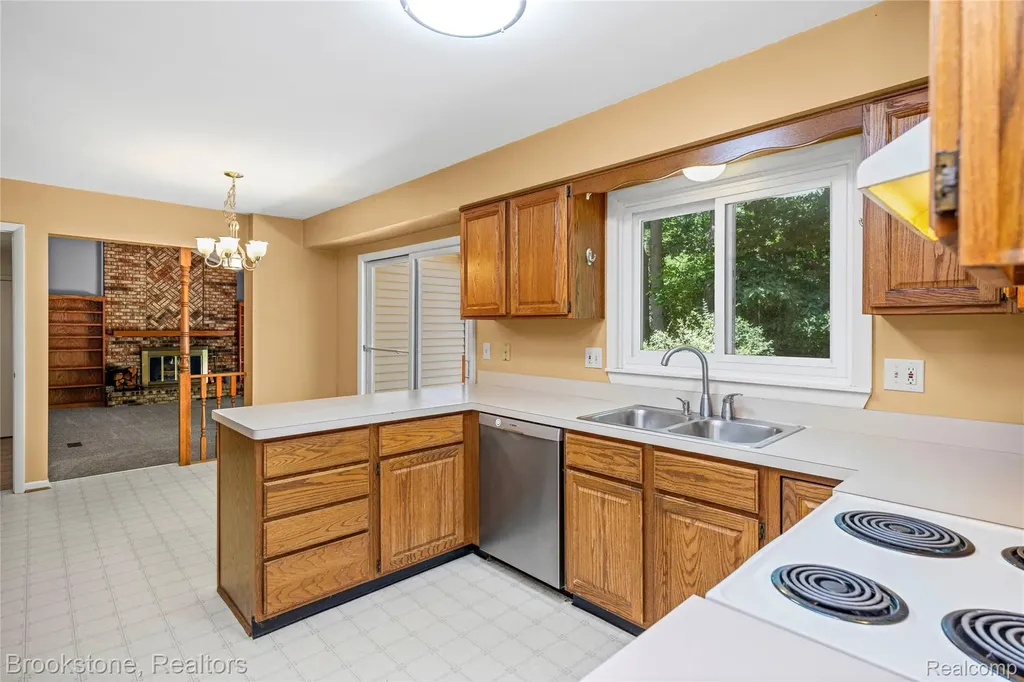 312 Burr Oak Drive Ann Arbor City MI 48103