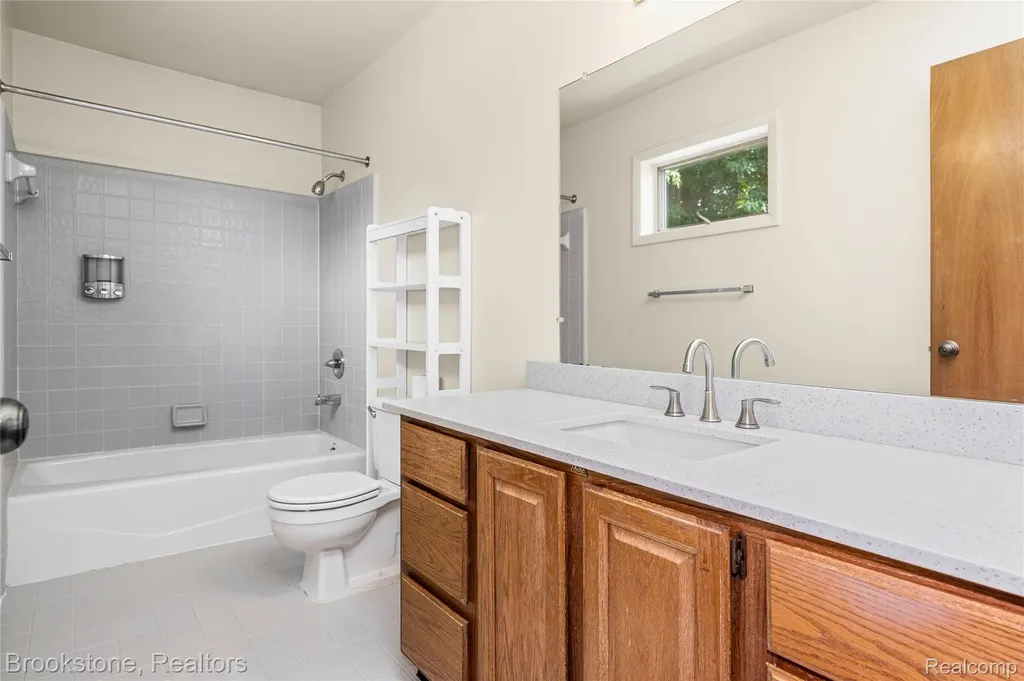 312 Burr Oak Drive Ann Arbor City MI 48103