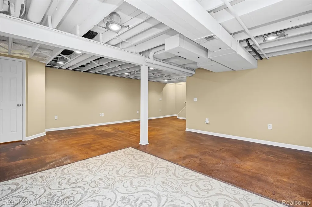 312 Burr Oak Drive Ann Arbor City MI 48103