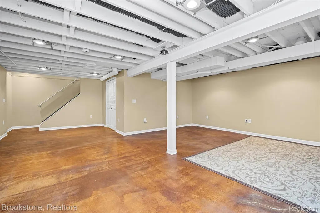312 Burr Oak Drive Ann Arbor City MI 48103