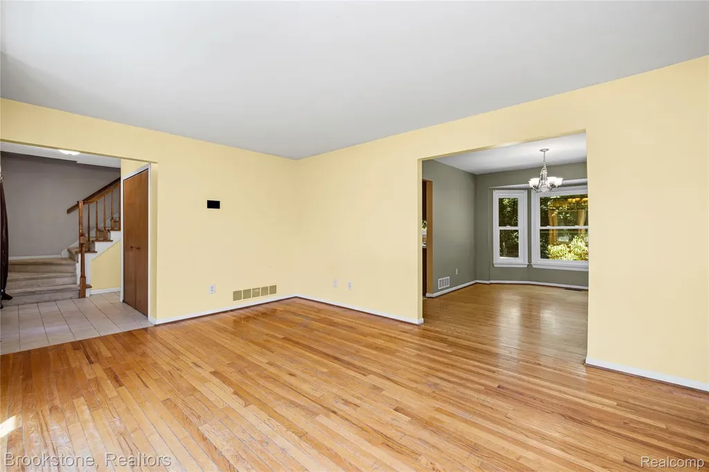 312 Burr Oak Drive Ann Arbor City MI 48103