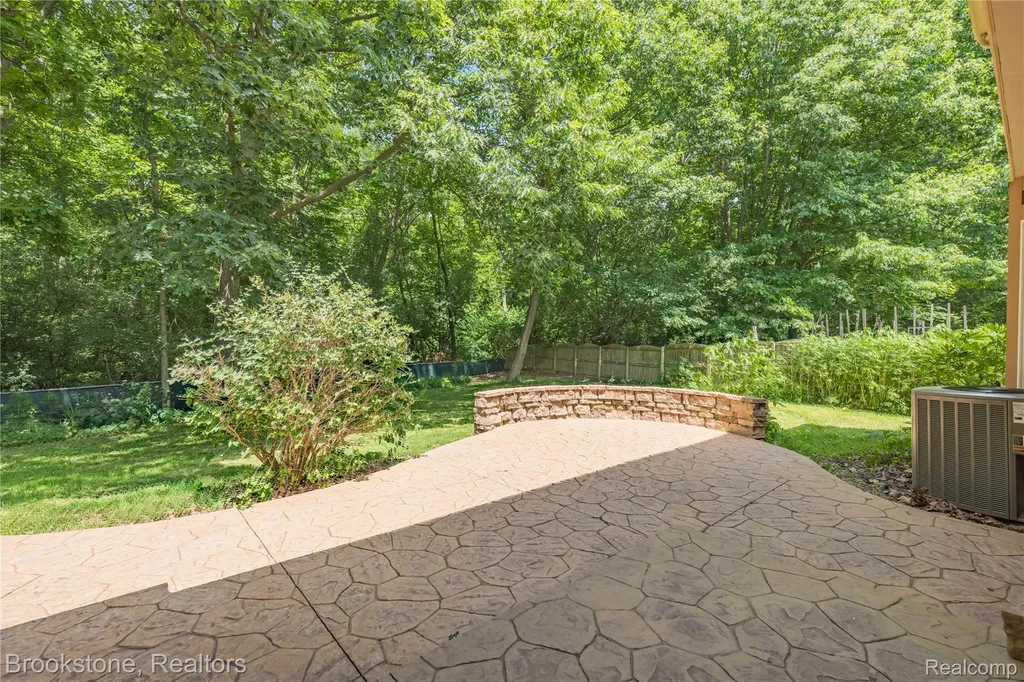 312 Burr Oak Drive Ann Arbor City MI 48103