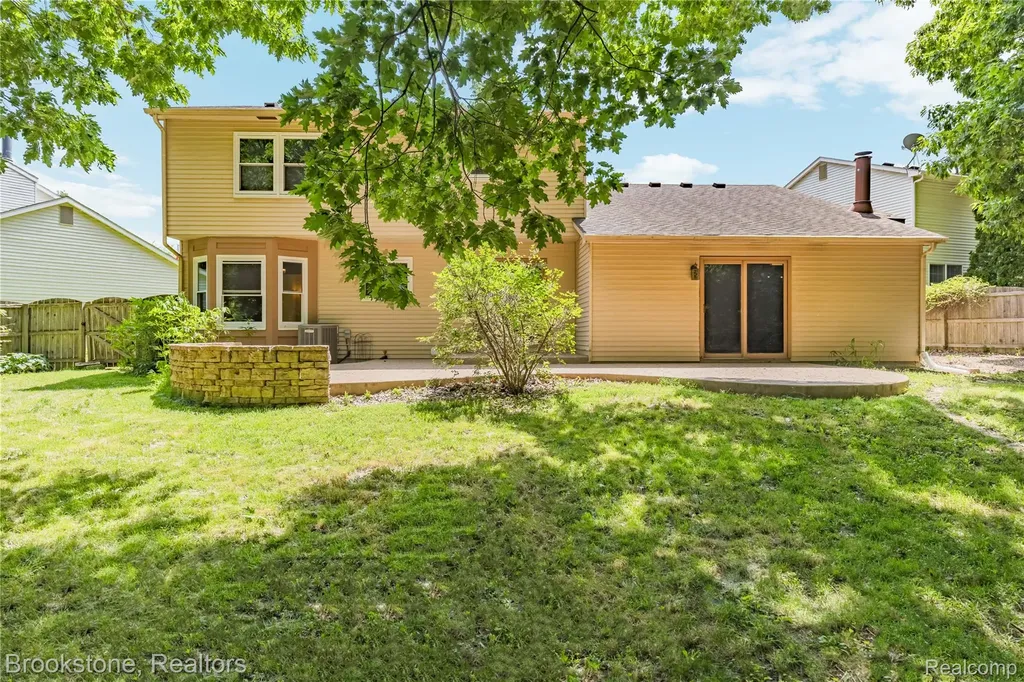 312 Burr Oak Drive Ann Arbor City MI 48103