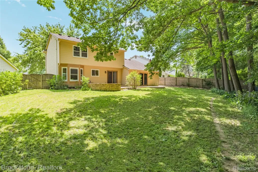 312 Burr Oak Drive Ann Arbor City MI 48103