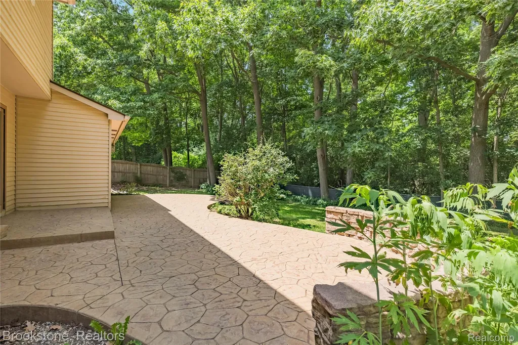 312 Burr Oak Drive Ann Arbor City MI 48103